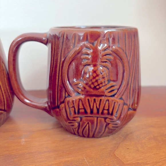 Vintage Hawaiian mugs - Picture 2 of 7